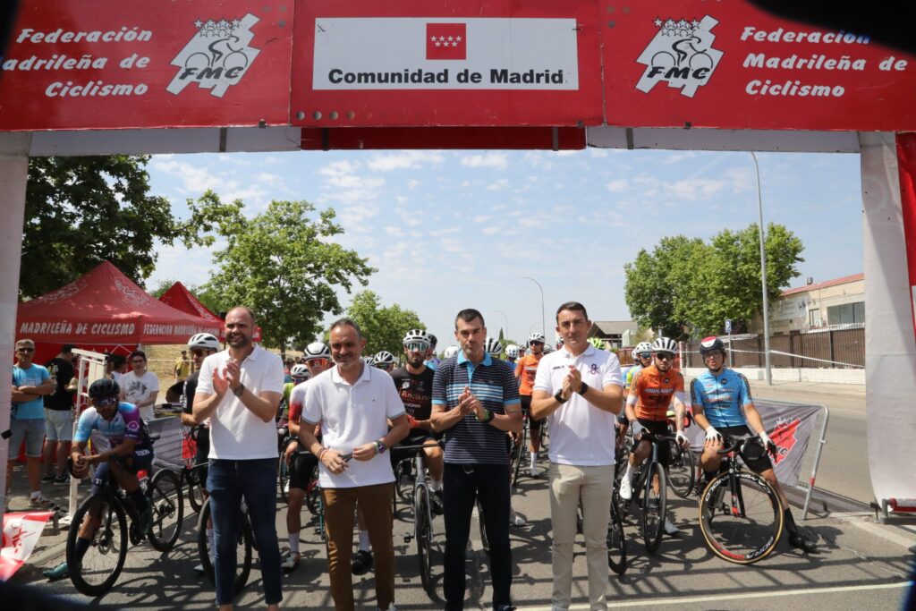 El Pelotón Móstoles corona a Alejandro Gómiz y reparte los premios del Campeonato de Madrid paralímpico y femenino