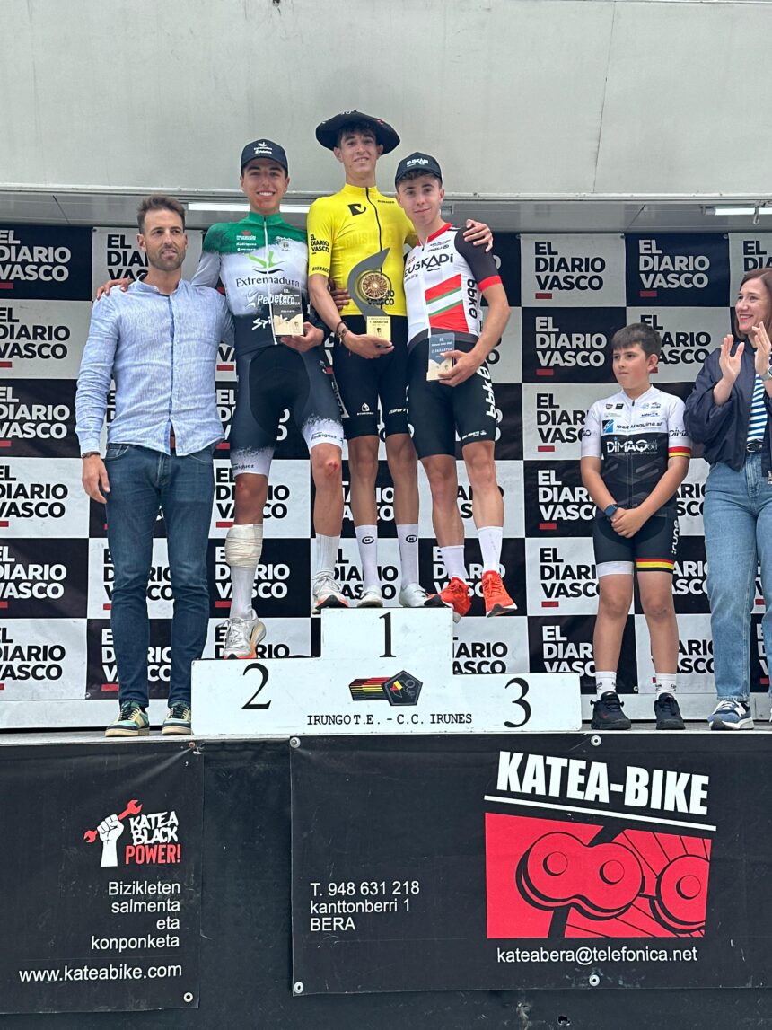 El Pelotón Francisco Jesús Fernández (Extremadura Pebetero) sube al pódium final de la Bidasoa Itzulia El Pelotón Francisco Jesús Fernández (Extremadura Pebetero) sube al pódium final de la Bidasoa Itzulia