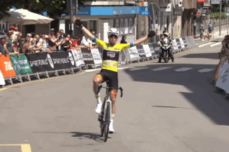 Noval gana en Pola de Lena su segunda Vuelta a la Montaña Central de Asturias (Imagen de SportpublicTV)