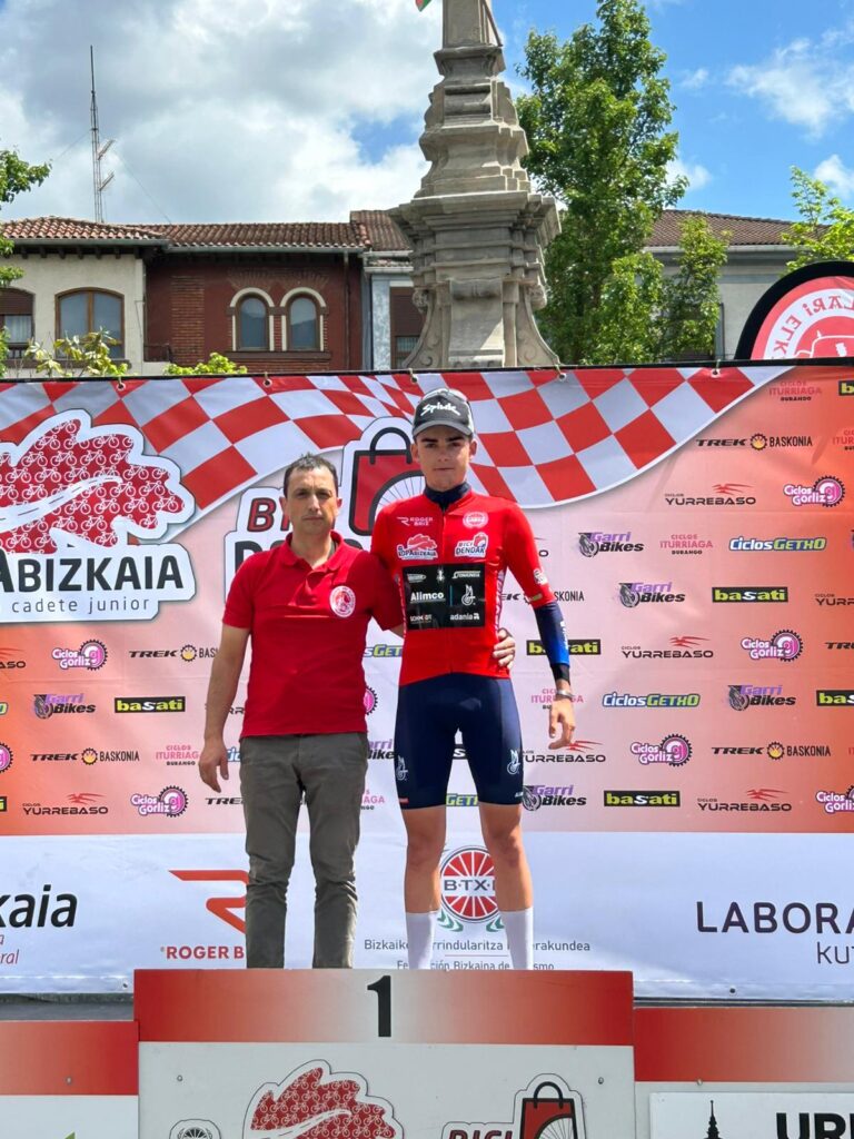 El Pelotón ALIMCO CAMPAGNOLO suma experiencia internacional en Francia y sube al pódium en Orduña