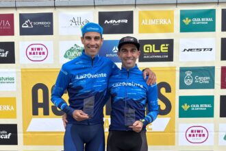 Jhonatan y Efrén Bernardo en el podio de Pravia - Asturias Challenge (Foto: La20Veinte)