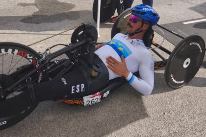El Pelotón Manuela Vos se lleva la victoria y Sergio Garrote la plata en la primera jornada de la Copa del Mundo de Abruzzo