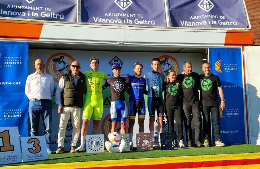 Podio de la XIV Clásica Issac Gálvez - Grans Clàssiques 2026 (Foto: @ciclismecat)