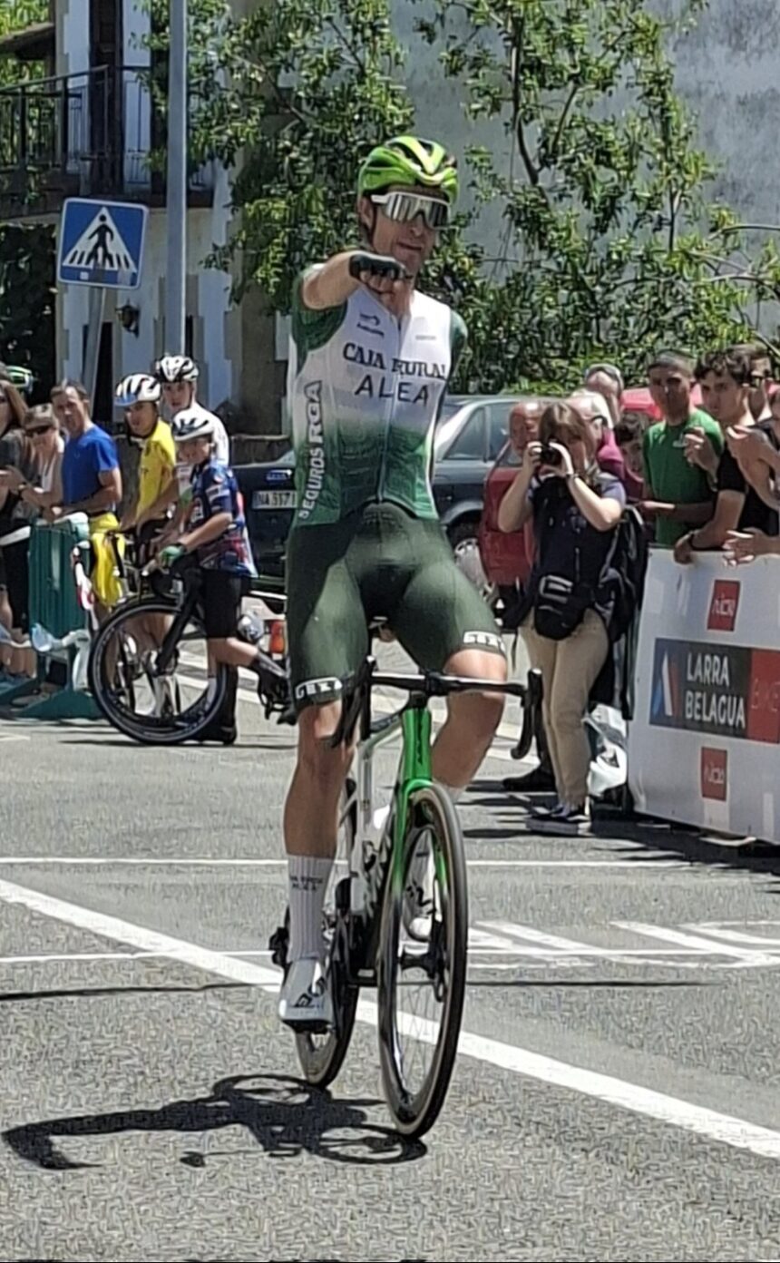 El Pelotón Caja Rural-Alea brilla de nuevo en el Trofeo Iturmendi con Calabuig ganador y Regada campeón de Navarra Calabuig vence el Trofeo Iturmendi 2026 (Foto: @Mertxe_Beriain)