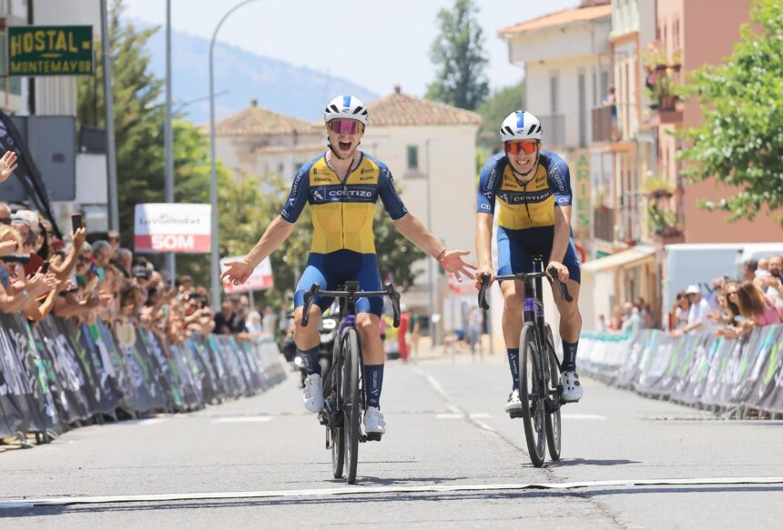 El Pelotón Óscar Fuentes se corona en la Vuelta a Extremadura en otra exhibición del equipo Cortizo camino de Baños de Montemayor Equipo Cortizo Bilyi Fuentes Vuelta Extremadura
