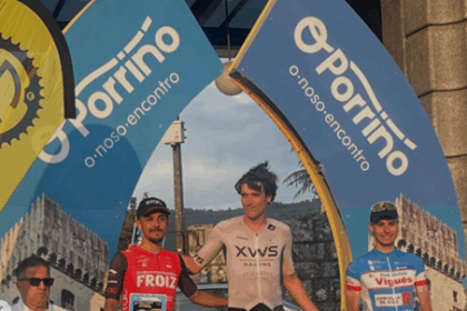 Podio del GP Porriño 2026 con Gomiz, Morales y Peña