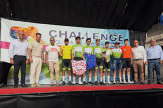 Podio final de la 1ª etapa de la Vuelta a Salamanca junior (Foto: @vuelta.salamanca.junior)