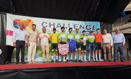 Podio final de la 1ª etapa de la Vuelta a Salamanca junior (Foto: @vuelta.salamanca.junior)