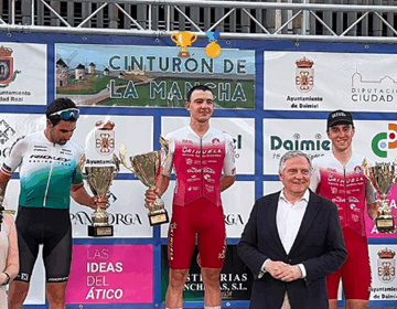 Podio de la 2ª etapa del Cinturón de La Mancha con triunfo de Miquel Pons (@miqpons_)
