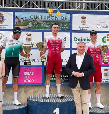 Podio de la 2ª etapa del Cinturón de La Mancha con triunfo de Miquel Pons (@miqpons_)