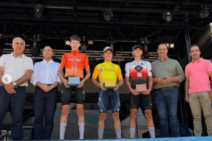 Podio final de la Vuelta a Salamanca junior 2026 (Foto: @vuelta.salamanca.junior)