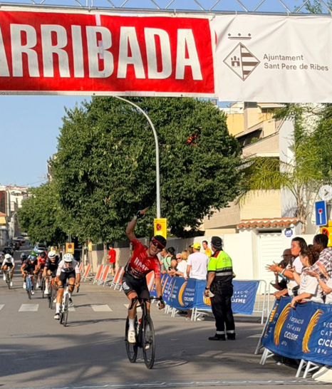 Lucas Olvera se hizo con la victoria en Sant Pere de Ribes (Foto: @santperederibes)