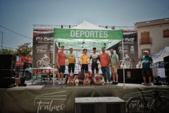 El Pelotón Lucía González y Alejandro Ropero se imponen en la Entre Sierras Gravel Race