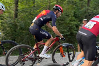 El Pelotón Thibaut François acaricia el podio en el Short Track sub-23 del Europeo de Monteceneri (Suiza)
