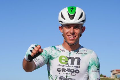 El Pelotón Samuel Gómez (ElectroMercantil-GR100 ) triunfa en Ruiloba y asalta el liderato de la Challenge Circuito Cántabro