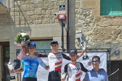 Podio del Trofeo Casa Luisa 2026 con Fernández de Gorostiza como ganador
