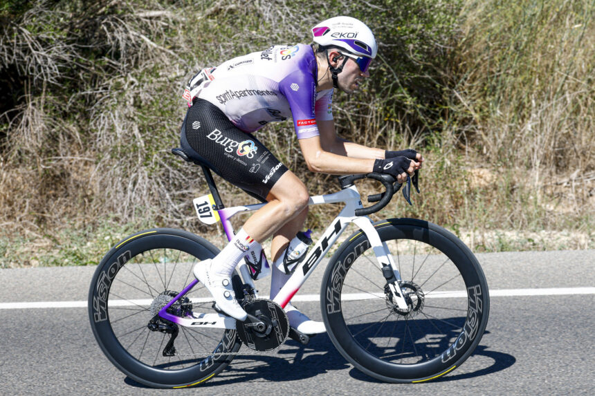 El Pelotón Sinuhé Fernández gana el premio de la combatividad en La Vuelta tras una fuga en solitario Sinuhé Fernández Burgos Burpellet BH La Vuelta