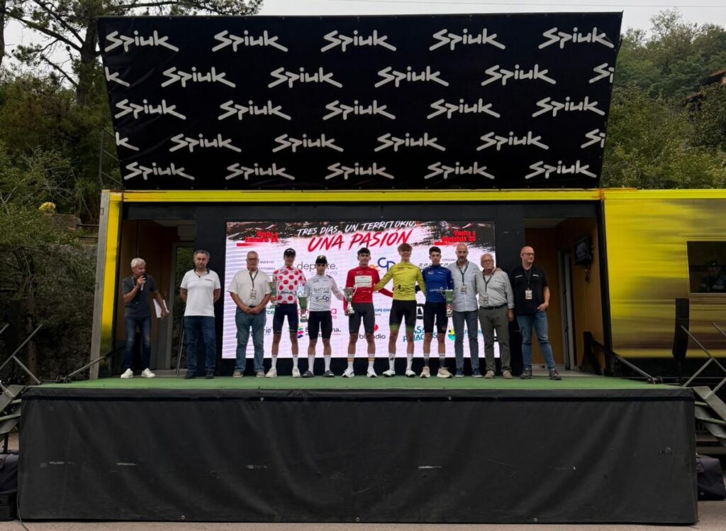 Pódium Renedo de Piélagos Vuelta Cantabia