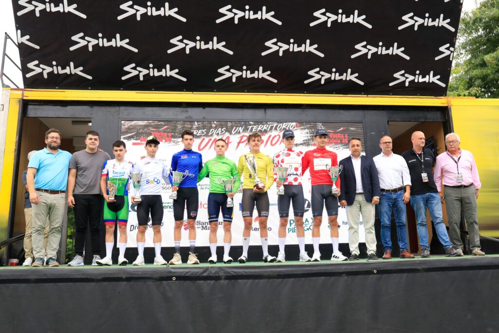 Pódium Vioño de Piélagos Vuelta a Cantabria