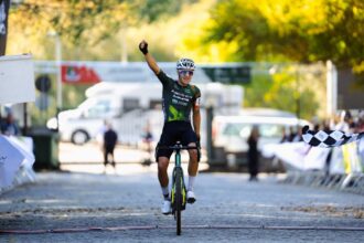 El Pelotón Raúl Mira lidera el triplete español en Santo Tirso con victorias de Pintos y Claudia de Diego
