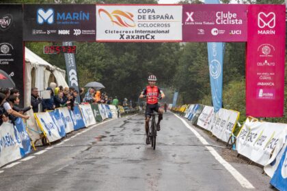 El Pelotón Miguel Rodríguez remonta para conquistar Marín y Alexandra Valade impone su ritmo en el CX Internacional de Xaxan en Marín