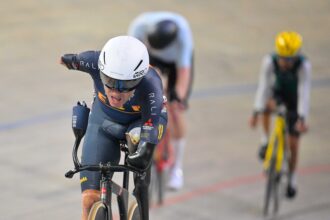 El Pelotón Ricardo Ten brilla en Apeldoorn para revalidar su arcoíris Mundial en el scratch